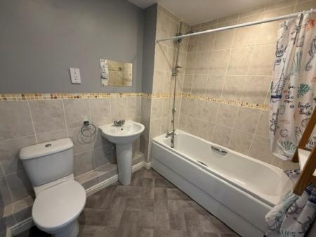 2 bedroom Flat to let in Olsen Rise, Lincoln, LN2