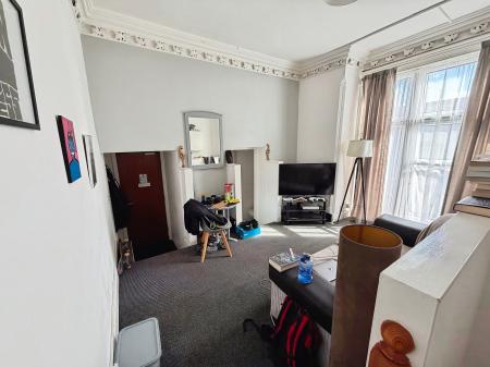 1 bedroom Flat to let in Carholme Road, Lincoln, LN1