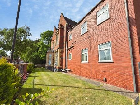 1 bedroom Flat to let in Carholme Road, Lincoln, LN1