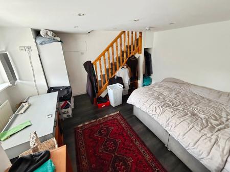 1 bedroom Flat to let in Carholme Road, Lincoln, LN1