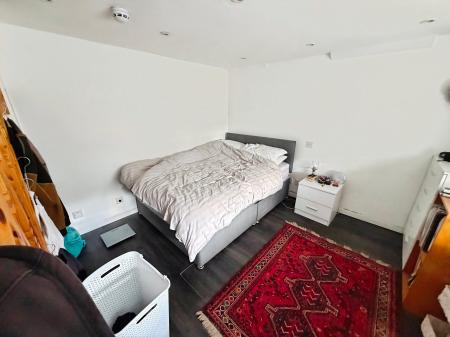 1 bedroom Flat to let in Carholme Road, Lincoln, LN1