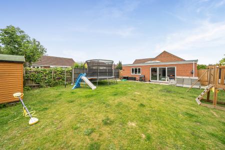 4 bedroom Bungalow for sale in Whelpton Close, Horncastle, LN9