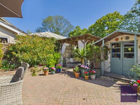 4 bedroom Detached house for sale in Bilsby Road, Alford, LN13