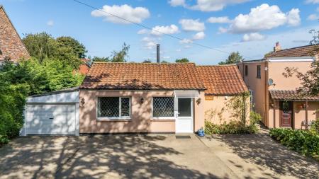 4 bedroom Detached house for sale in High Street, Horncastle, LN9