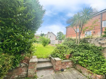 7 bedroom Semi-detached house for sale in Bedford Road, Rockferry, Birkenhead, CH42