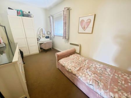 2 bedroom Flat for sale in Lowbridge Court, Garston, Liverpool, L19
