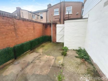 2 bedroom End of terrace house to let in Rector Road, Anfield, Liverpool, L6