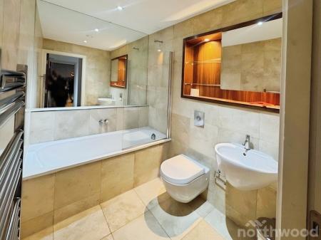 1 bedroom Flat to let in William Jessop Way, City Centre, Liverpool, L3