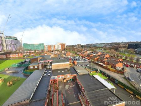 2 bedroom Flat to let in Bispham House, City Centre