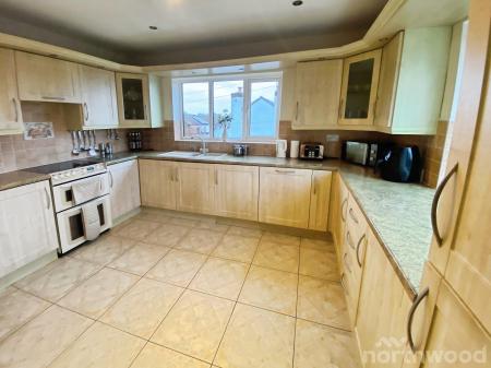 2 bedroom Flat for sale in Darley Drive, West Derby, Liverpool, L12