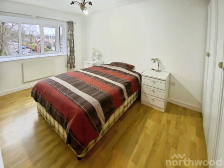 2 bedroom Flat for sale in Darley Drive, West Derby, Liverpool, L12