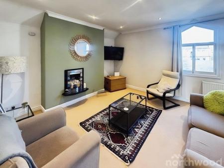 2 bedroom Flat to let in East Albert Road, Aigburth, Liverpool, L17