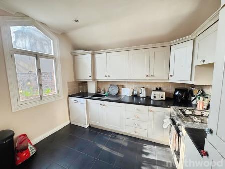 2 bedroom Flat to let in East Albert Road, Aigburth, Liverpool, L17