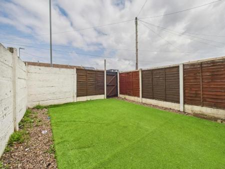 3 bedroom Semi-detached house to let in Alma Close, Fazakerley, Liverpool, L10