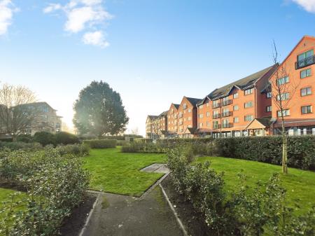 2 bedroom Flat to let in South Ferry Quay, City Quay, Liverpool, L3