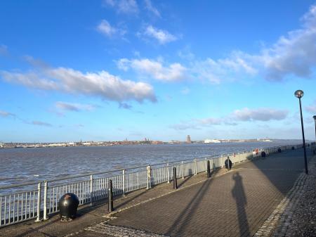 2 bedroom Flat to let in South Ferry Quay, City Quay, Liverpool, L3