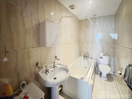 3 bedroom Flat to let in Derwent Road West, Old Swan, Liverpool, L13