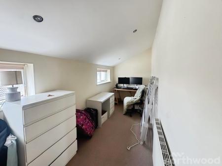 3 bedroom Flat to let in Derwent Road West, Old Swan, Liverpool, L13