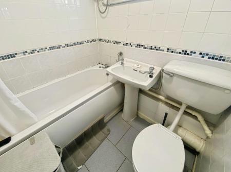 1 bedroom Flat for sale in Deysbrook Lane, West Derby, Liverpool, L12