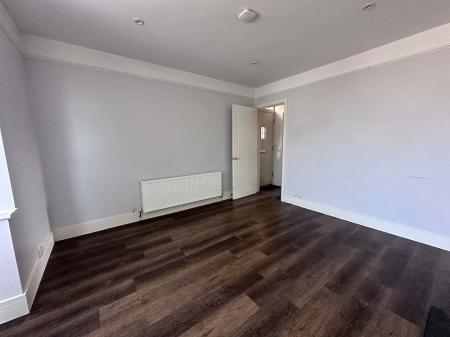 2 bedroom Semi-detached house for sale in Worplesdon Road, Guildford, GU2