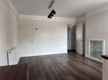 2 bedroom Semi-detached house for sale in Worplesdon Road, Guildford, GU2