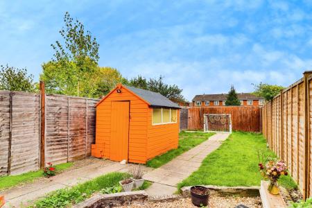 2 bedroom Semi-detached house for sale in Worplesdon Road, Guildford, GU2