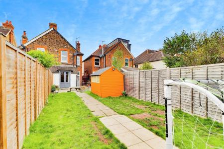 2 bedroom Semi-detached house for sale in Worplesdon Road, Guildford, GU2