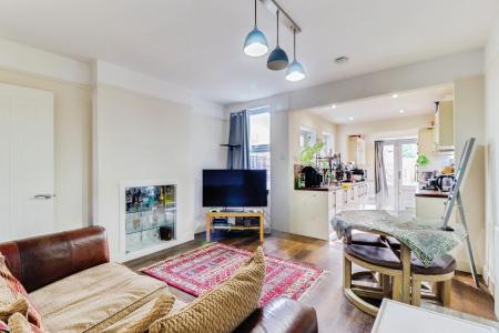 2 bedroom Semi-detached house for sale in Worplesdon Road, Guildford, GU2