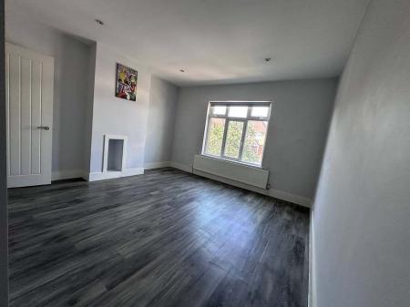 2 bedroom Semi-detached house for sale in Worplesdon Road, Guildford, GU2