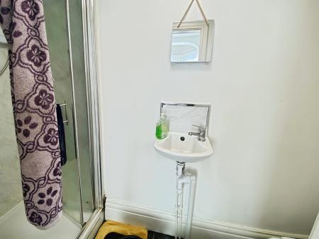 6 bedroom Terraced House for sale in Queens Drive, Anfield, Liverpool, L4