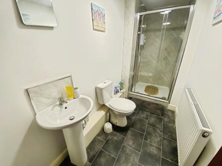 6 bedroom Terraced House for sale in Queens Drive, Anfield, Liverpool, L4