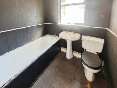 4 bedroom Terraced House for sale in Clifton Road, Anfield, Liverpool, L6