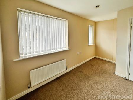 2 bedroom Town house to let in Waterworth Drive, Edge Hill, Liverpool, L7