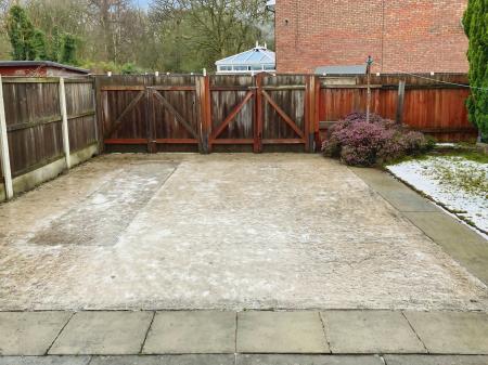 1 bedroom Town house to let in Pinewood Avenue, Croxteth Park, Liverpool, L12