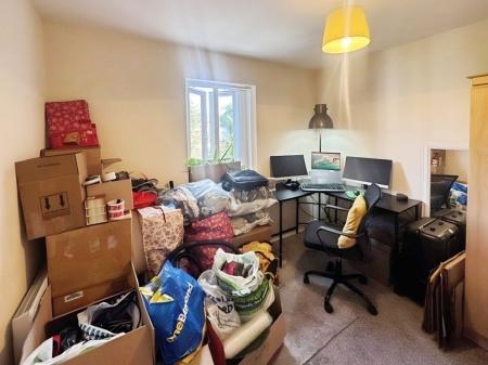 2 bedroom Flat to let in Woodsome Park, Gateacre, Liverpool, L25