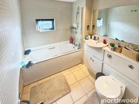 2 bedroom Flat to let in Standish Street, City Centre, Liverpool, L3