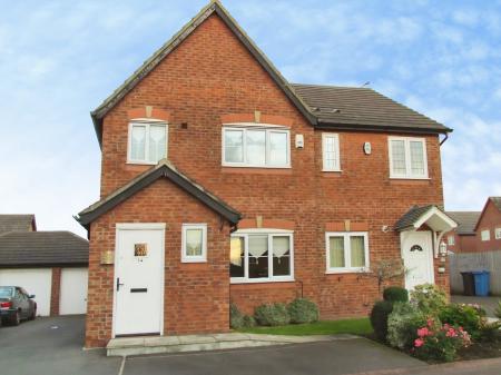 3 bedroom Semi-detached house to let in Metcalf Close, Kirkby