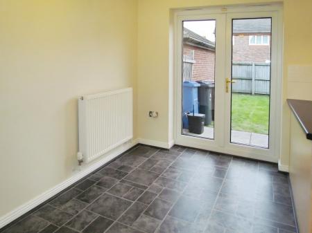 3 bedroom Semi-detached house to let in Metcalf Close, Kirkby