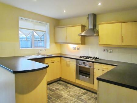 3 bedroom Semi-detached house to let in Metcalf Close, Kirkby