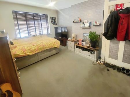 3 bedroom End of terrace house for sale in Lorenzo Drive, Norris Green, Liverpool, L11