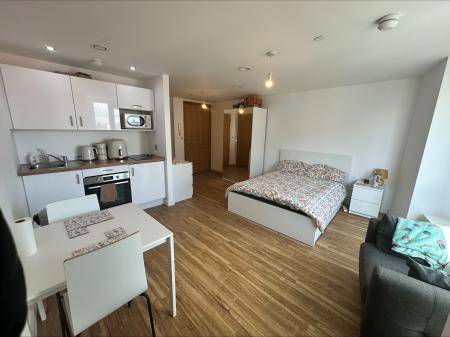 1 bedroom Studio flat to let in The Tower, Dingle, Liverpool, L8