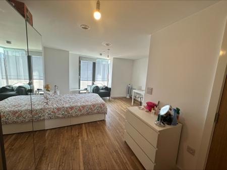 1 bedroom Studio flat to let in The Tower, Dingle, Liverpool, L8