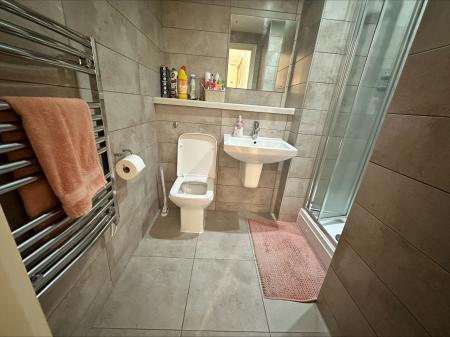 1 bedroom Studio flat to let in The Tower, Dingle, Liverpool, L8
