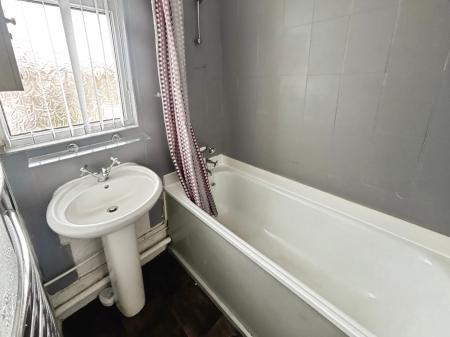 3 bedroom Terraced House to let in Leathers Lane, Halewood, Liverpool, L26