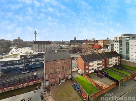 2 bedroom Flat to let in Lace Street, City Centre, Liverpool, L3