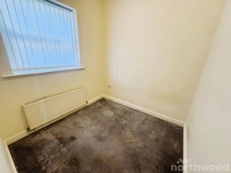 2 bedroom Flat to let in Buckingham Road, Tuebrook, Liverpool, L13