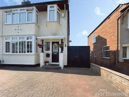 4 bedroom Semi-detached house for sale in Queenscourt Road, Liverpool, L12
