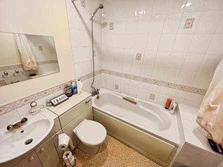 2 bedroom Flat to let in Waterloo Road, Liverpool, L3