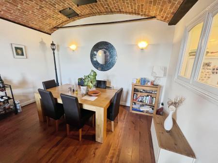 2 bedroom Flat to let in Waterloo Road, Liverpool, L3