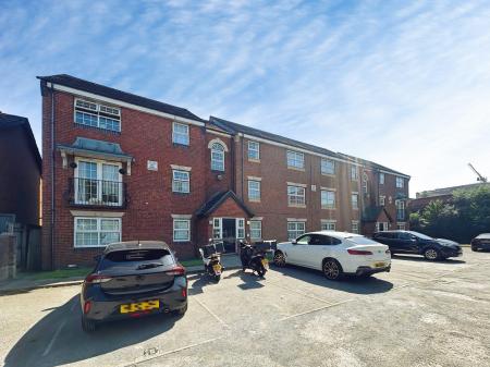 2 bedroom Flat to let in Francine Close, Liverpool, L3